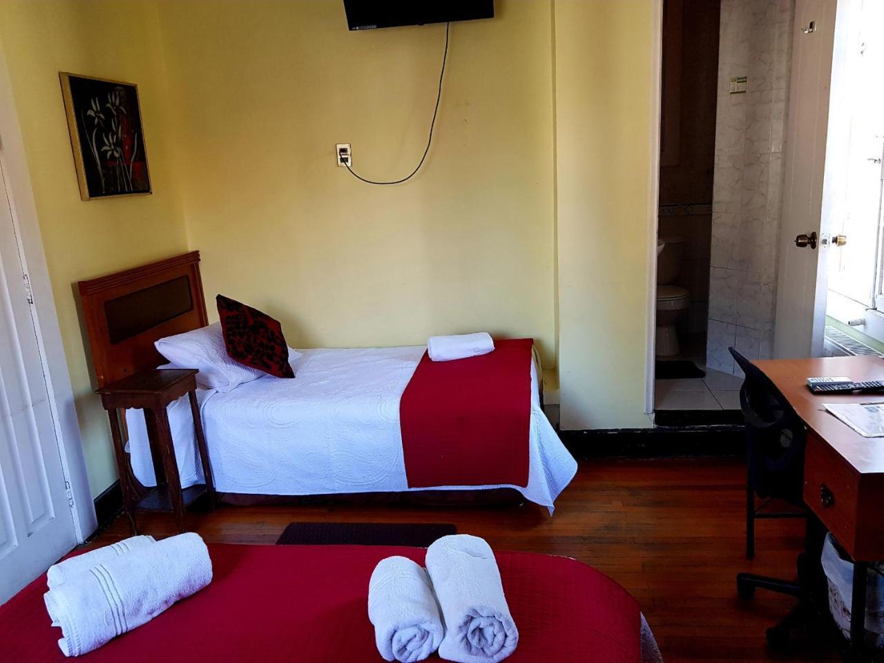 Hotel Almenas Santiago Dış mekan fotoğraf